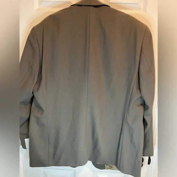 Calvin Klein Men Size 48R Suit Jacket Taupe 100% Wool Dry Clean Contemporary NWT - Picture 2 of 16